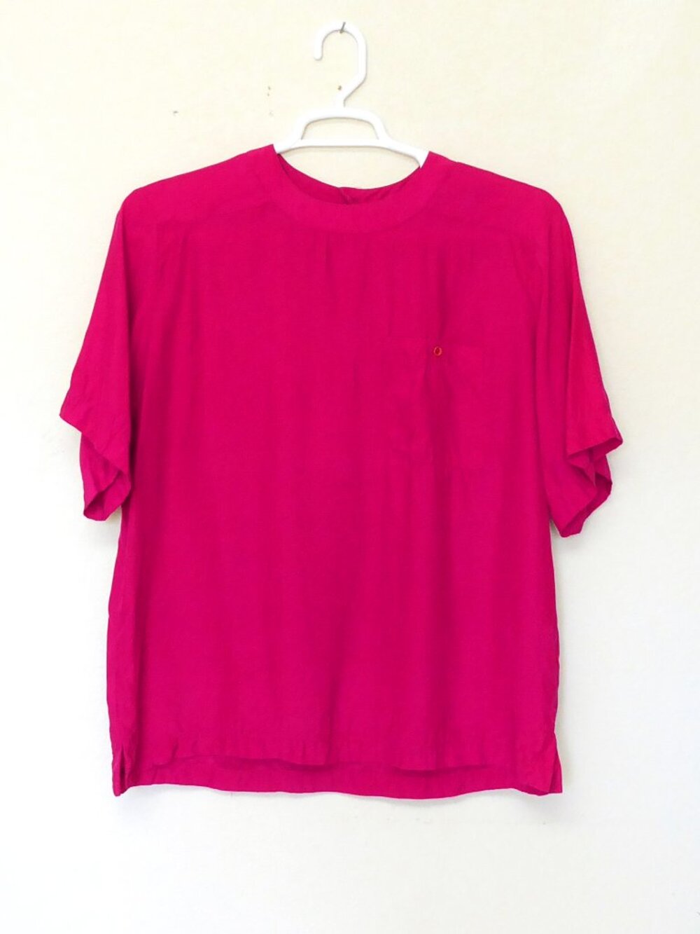 1990s Vintage Argenti fuchsia hot pink silk short sleeve women's shirt size M